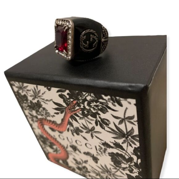 GUCCI Sterling Silver Red Crystal Stone Signet Ring Size: 6 - Picture 12 of 16
